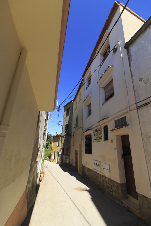 Ca La Conxita Hostal & Restaurante Hotel La Vajol Exterior photo